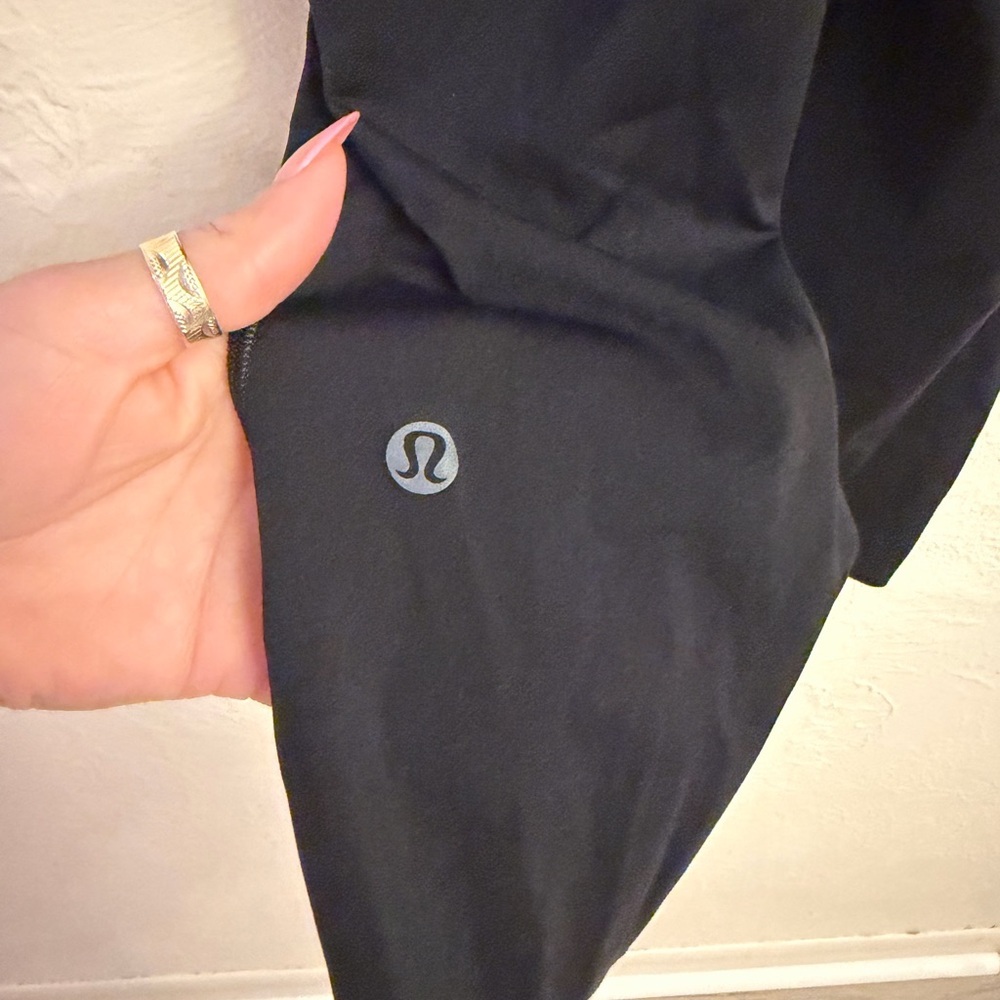 Lululemon leggings - Picture 8 of 10